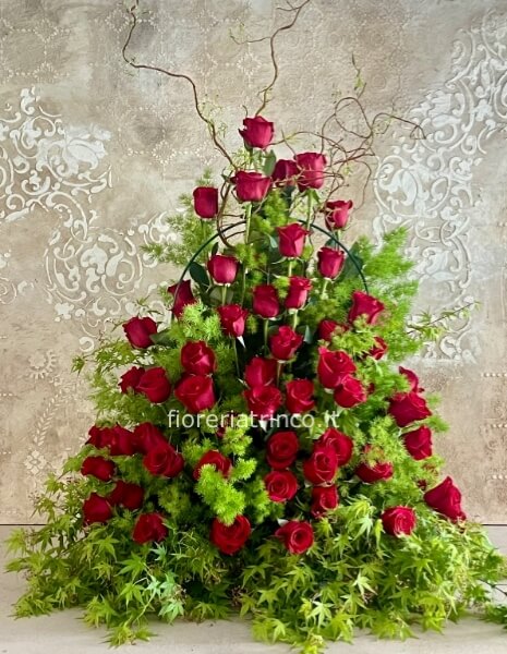 Cesto funebre rose rosse